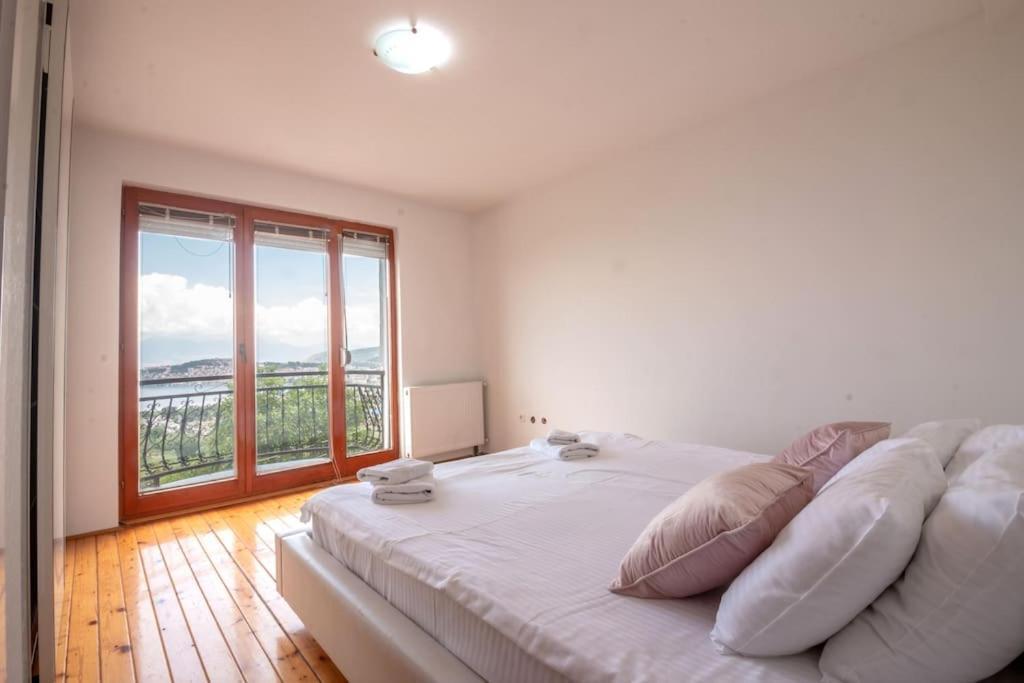 Casa Farmak - 4 Bedroom Lux Apartment With Infinity Pool & Lake View Ohrid Buitenkant foto